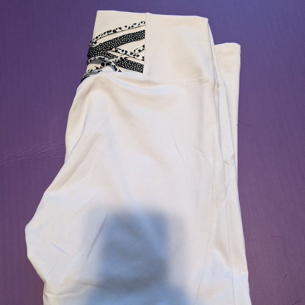 White fabletics leggings